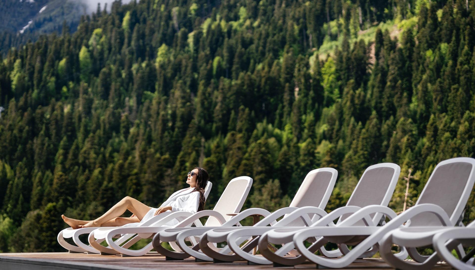 Открытый подогреваемый бассейн